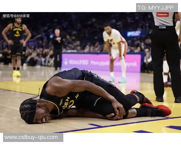 曾凡博防守贾里德巴特勒失误被罚犯规瞬间回顾 曾凡博防守贾里德巴特勒失误被罚犯规瞬间回顾