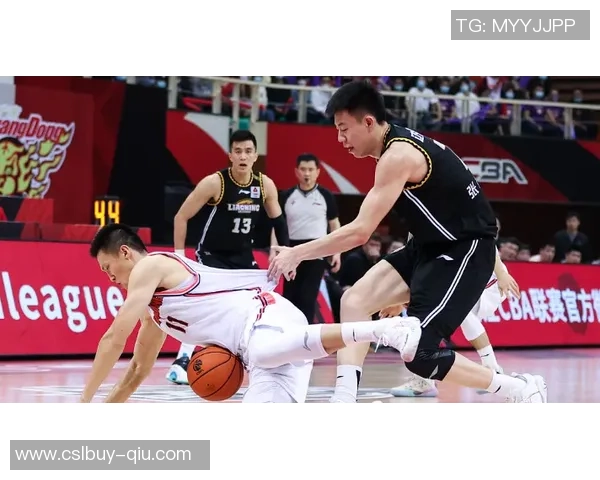 替补组合失常扎威与马丁三分球表现惨淡仅得8分