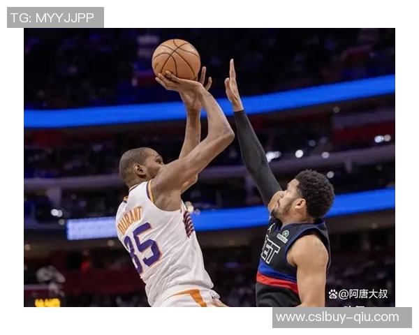 布克表现出色半场10投6中贡献16分2篮板3助攻1盖帽展现全面能力