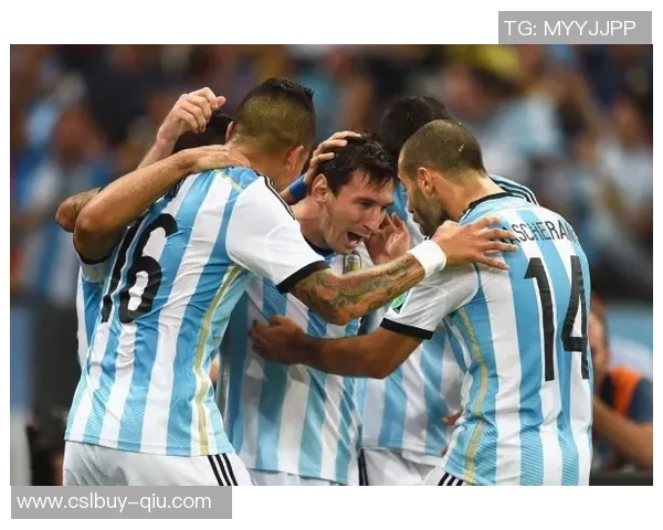 奥尔莫谈梅西与亚马尔的比较并表达自己对10号位的热爱